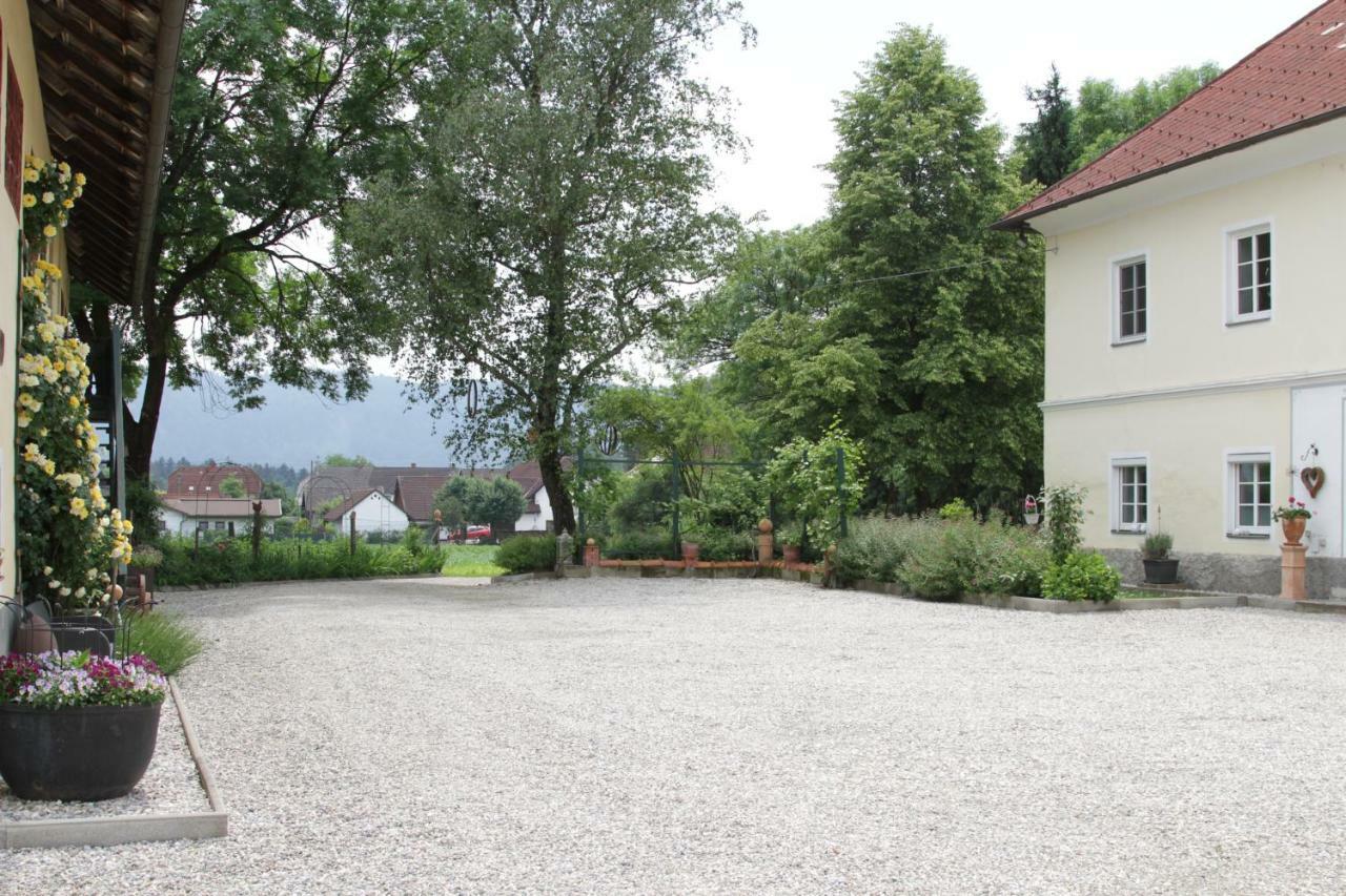 Apartamento Gutshof Bartl 1 Klagenfurt am Woerthersee Exterior foto