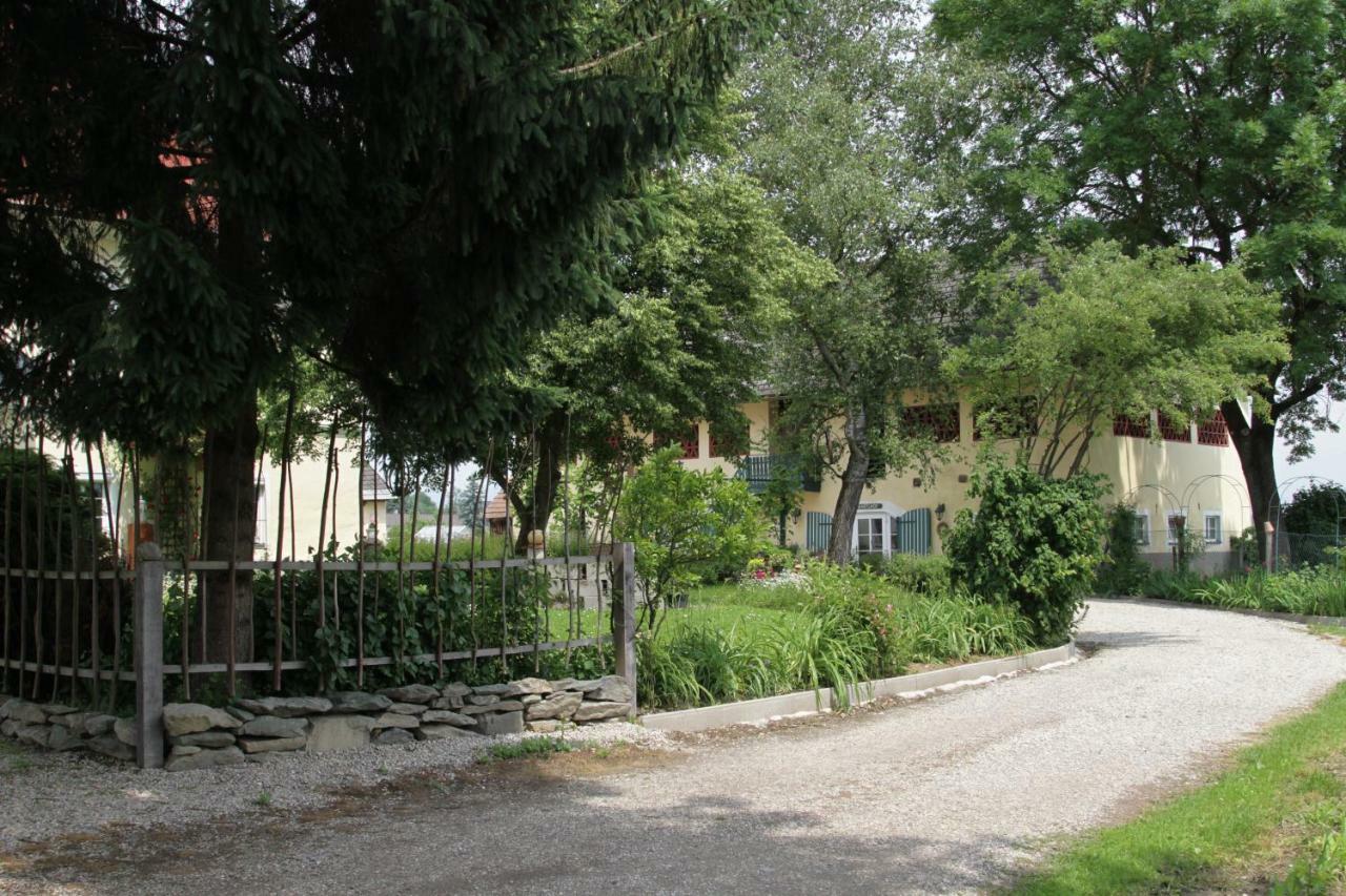 Apartamento Gutshof Bartl 1 Klagenfurt am Woerthersee Exterior foto